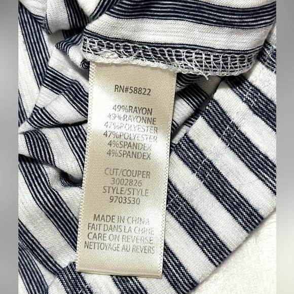 Max Studio Women’s Short Sleeve Striped Blue and White Blouse Shirt Size Large - Picture 9 of 12